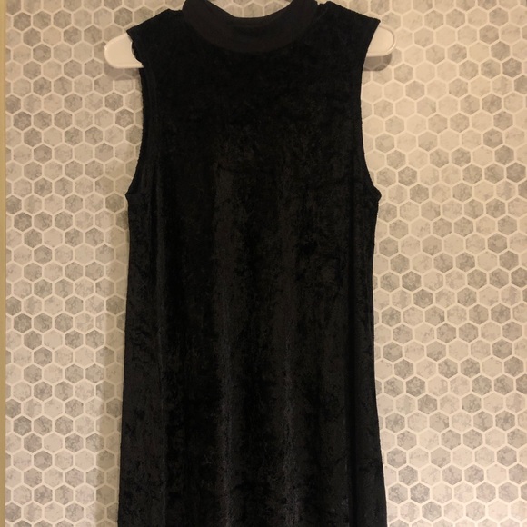 ⭐️HP⭐️ Michael Stars Velvet Swing Mock Neck Dress - Picture 2 of 8